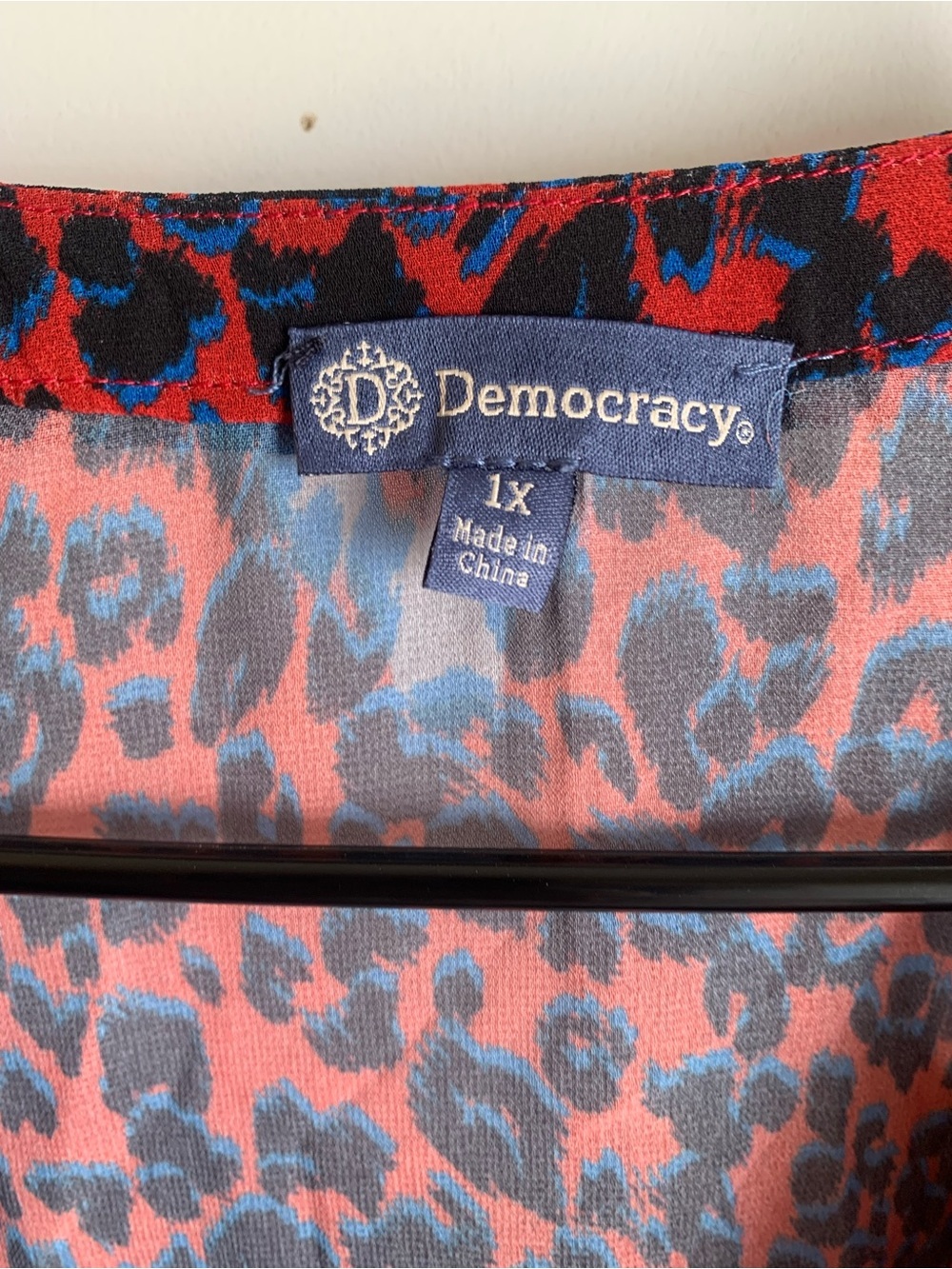 NWT Democracy Red Blue Black Animal Ikat Print Top Certified Authentic Size 1X - Picture 4 of 5